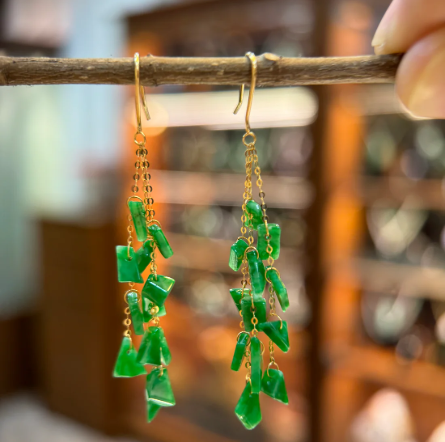 Race Contemporary Elegance with the Irregular Shape Green Earring (E307)