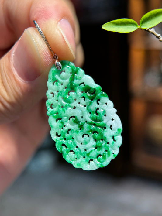 Jade Necklaces: A Fusion of Elegance and Meaning