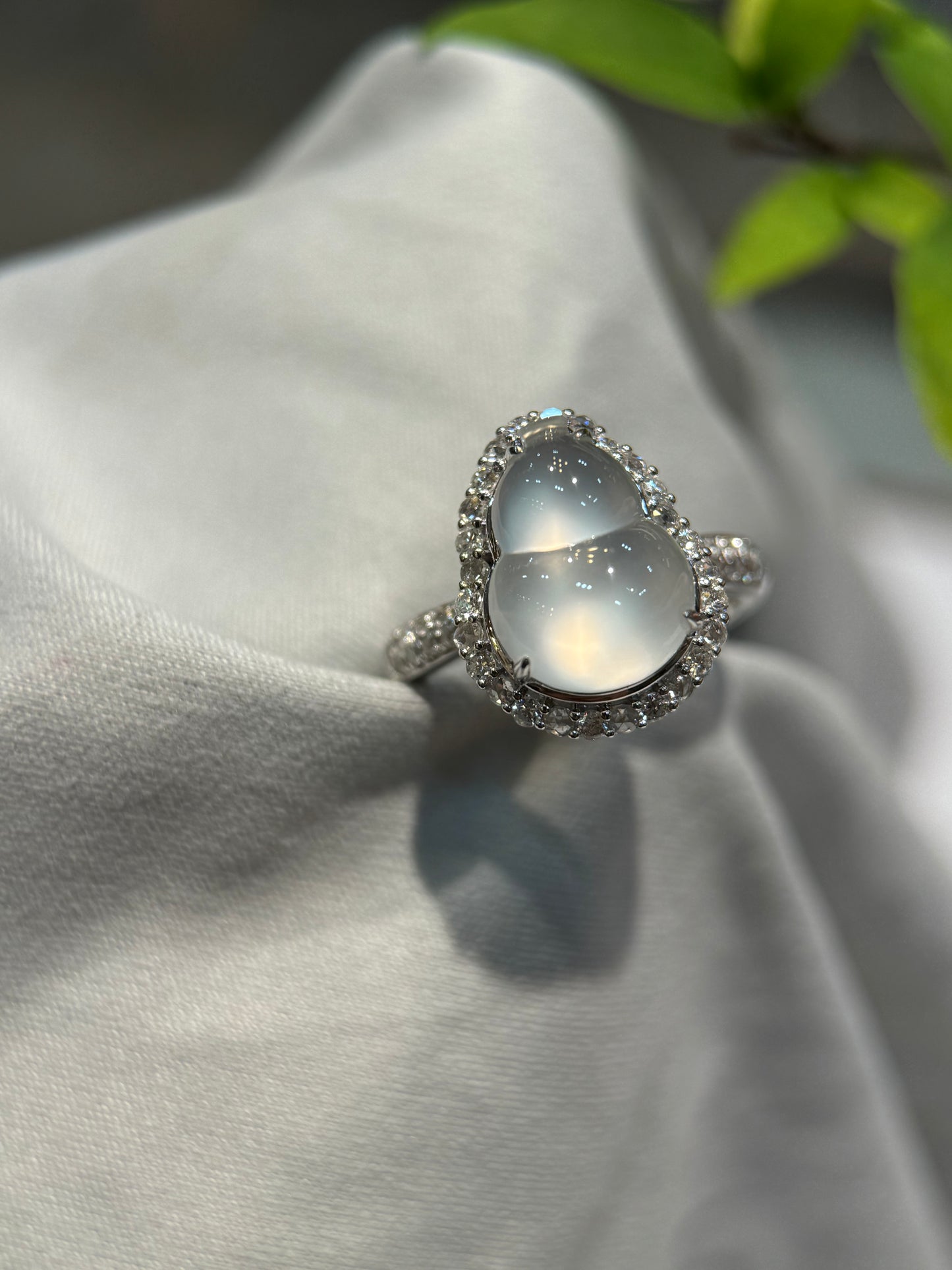 Glassy Jadeite Gourd (葫芦)Ring (R147)