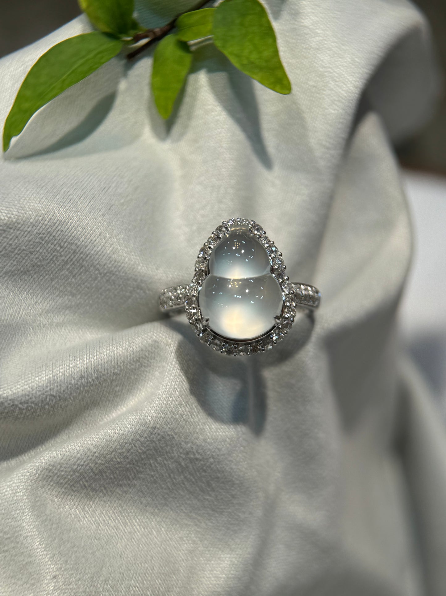 Glassy Jadeite Gourd (葫芦)Ring (R147)