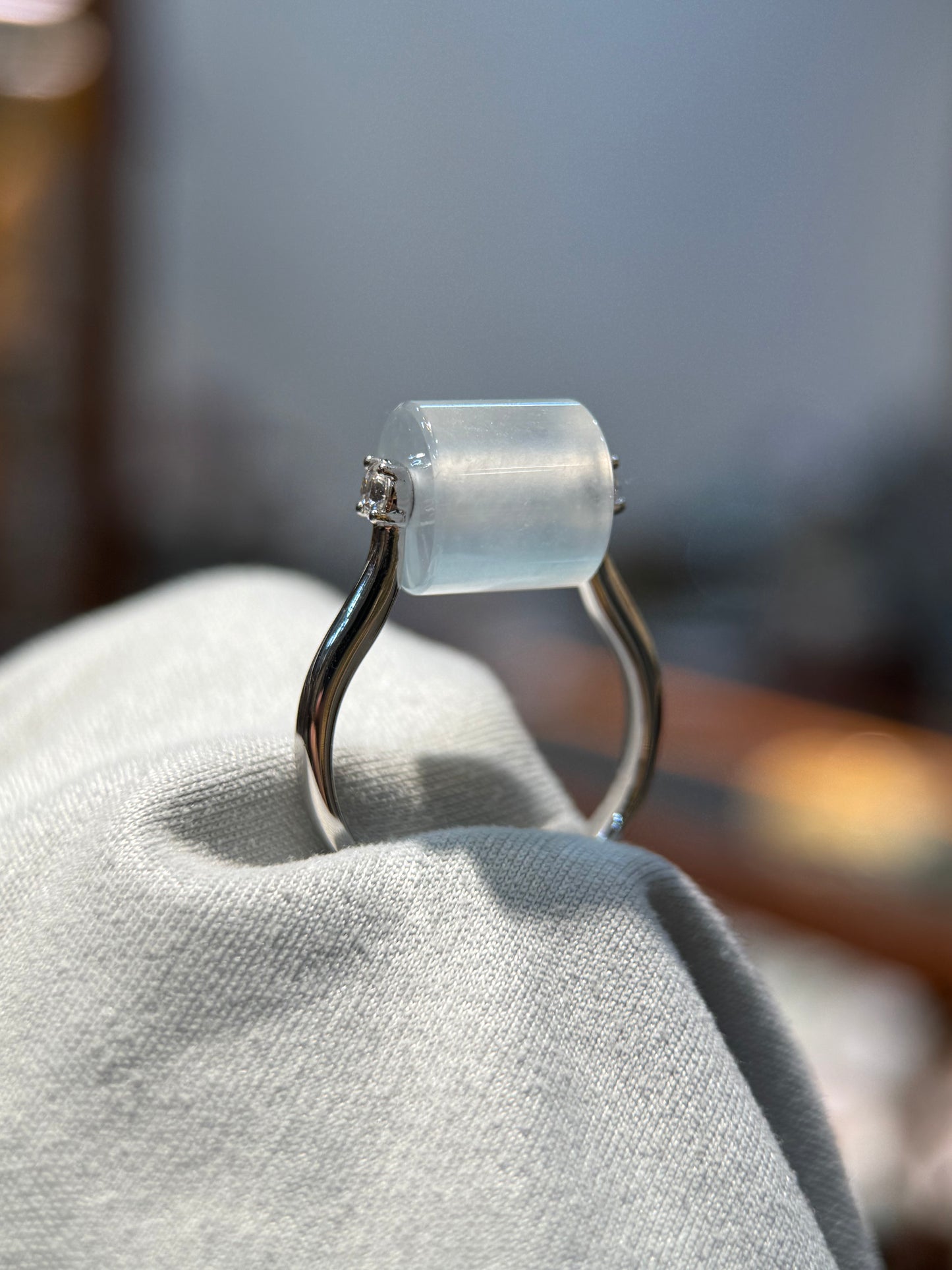 Icy Barrel Ring (R140)