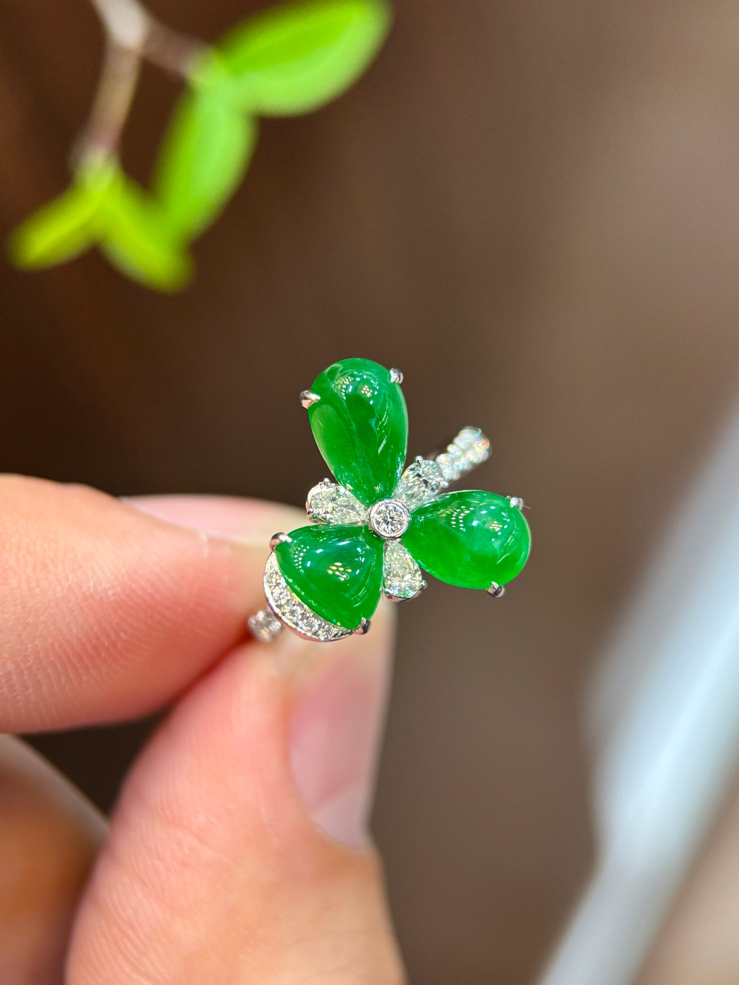 Green Pear Shape Ring (R141)