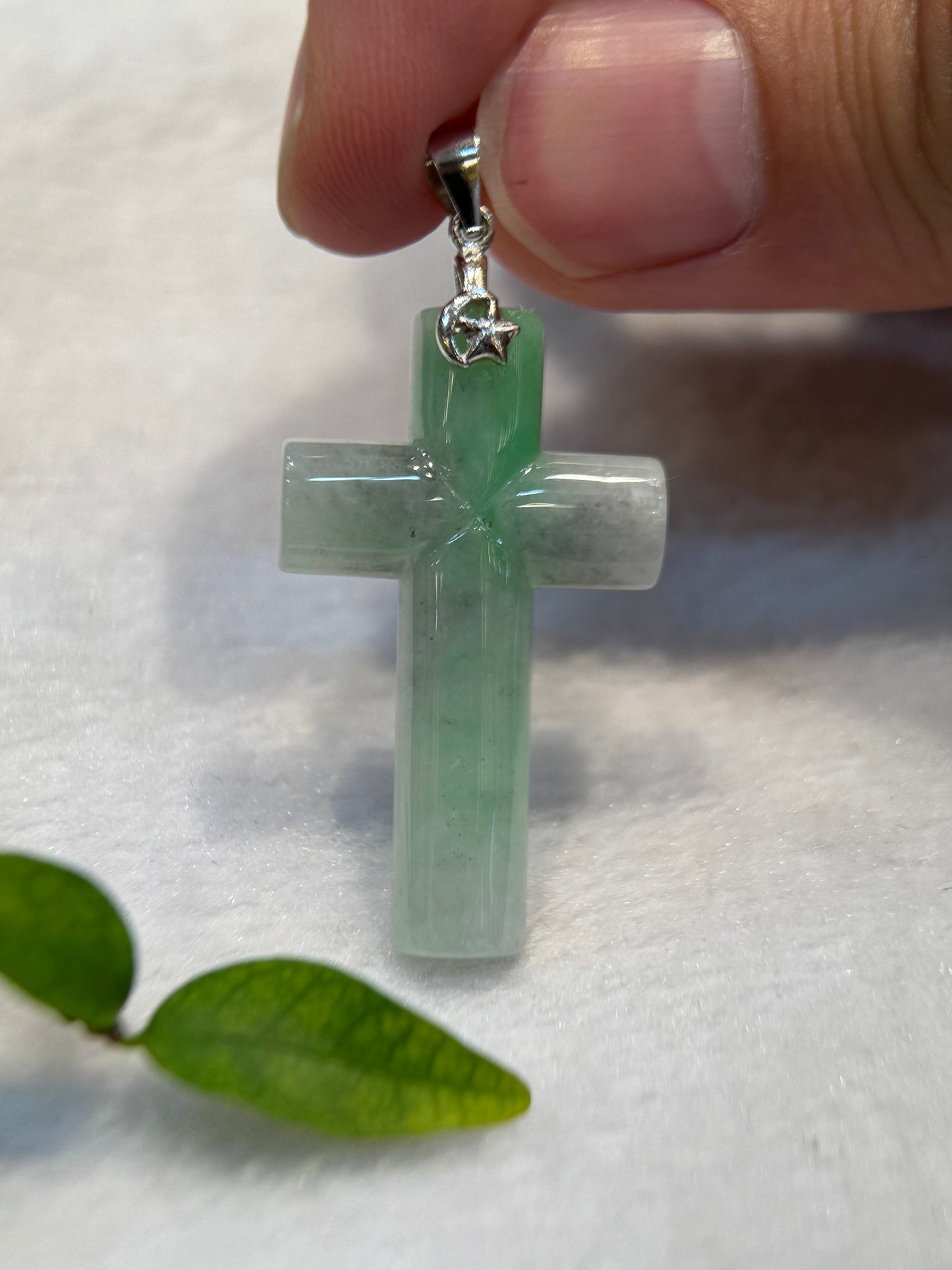 Light Green Cross Pendant (P148)
