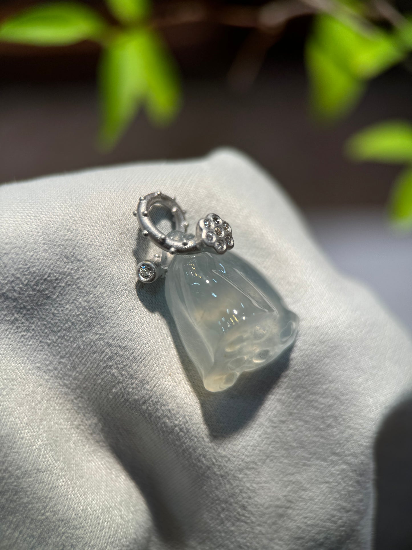 Icy Lotus Pod Pendant (P119)