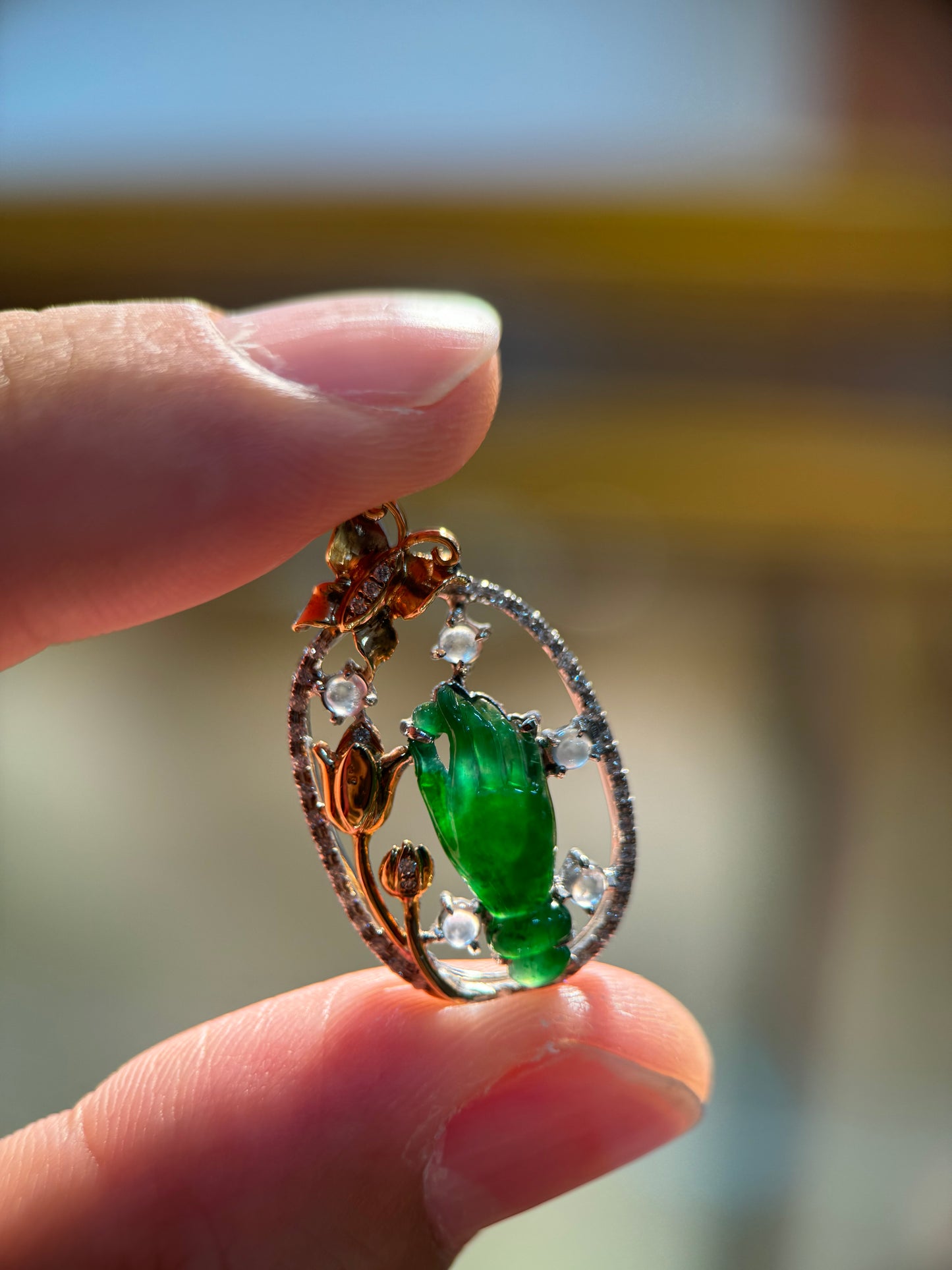 Green Buddha Hand Pendant (P124)