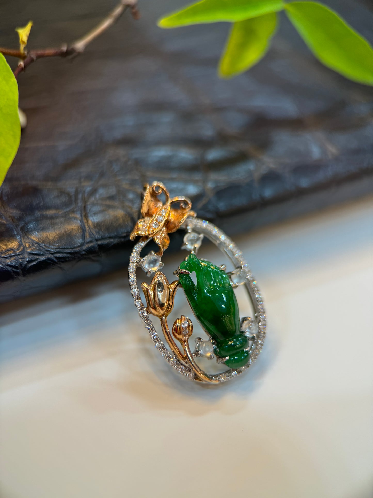 Green Buddha Hand Pendant (P124)
