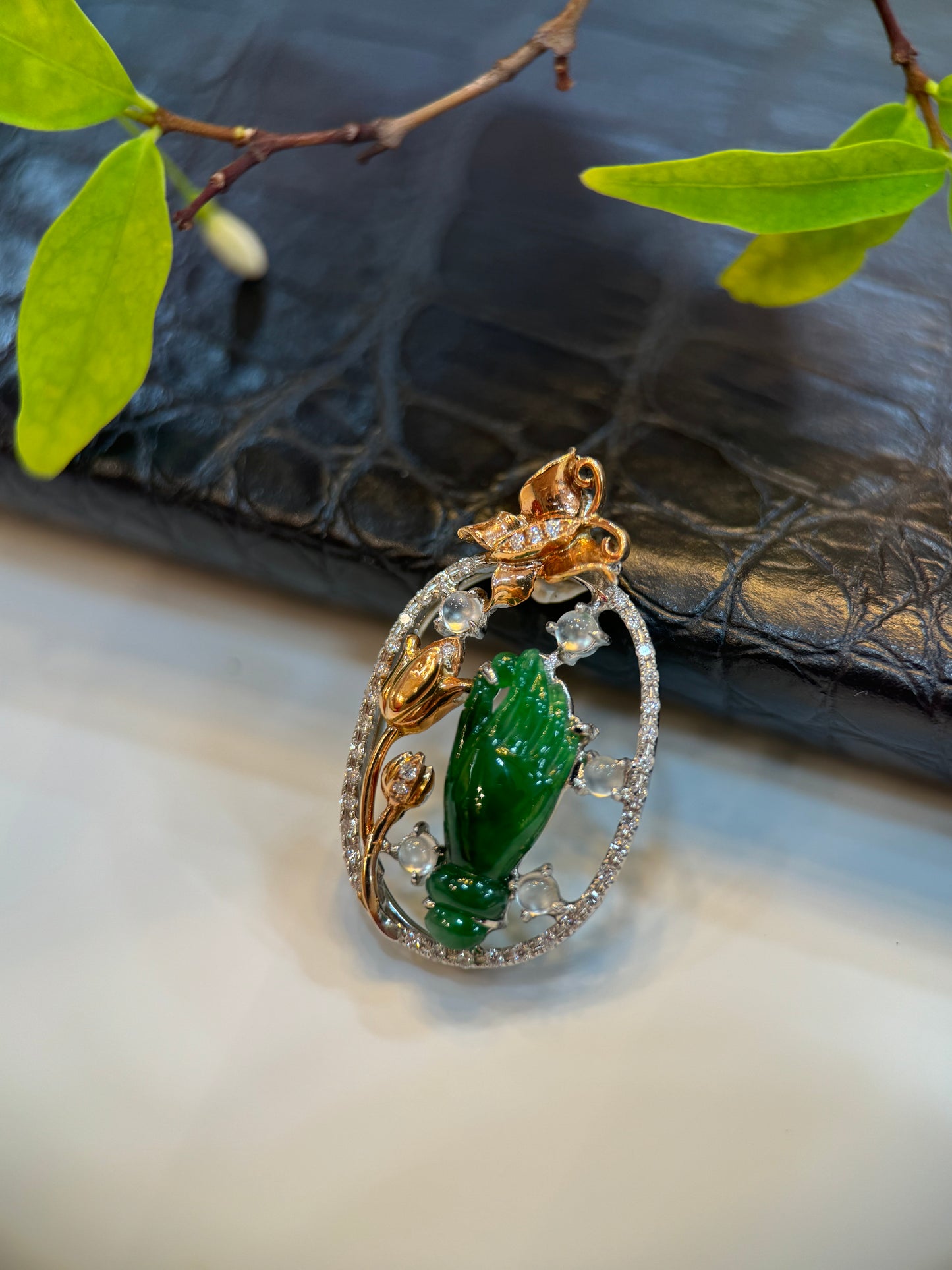 Green Buddha Hand Pendant (P124)