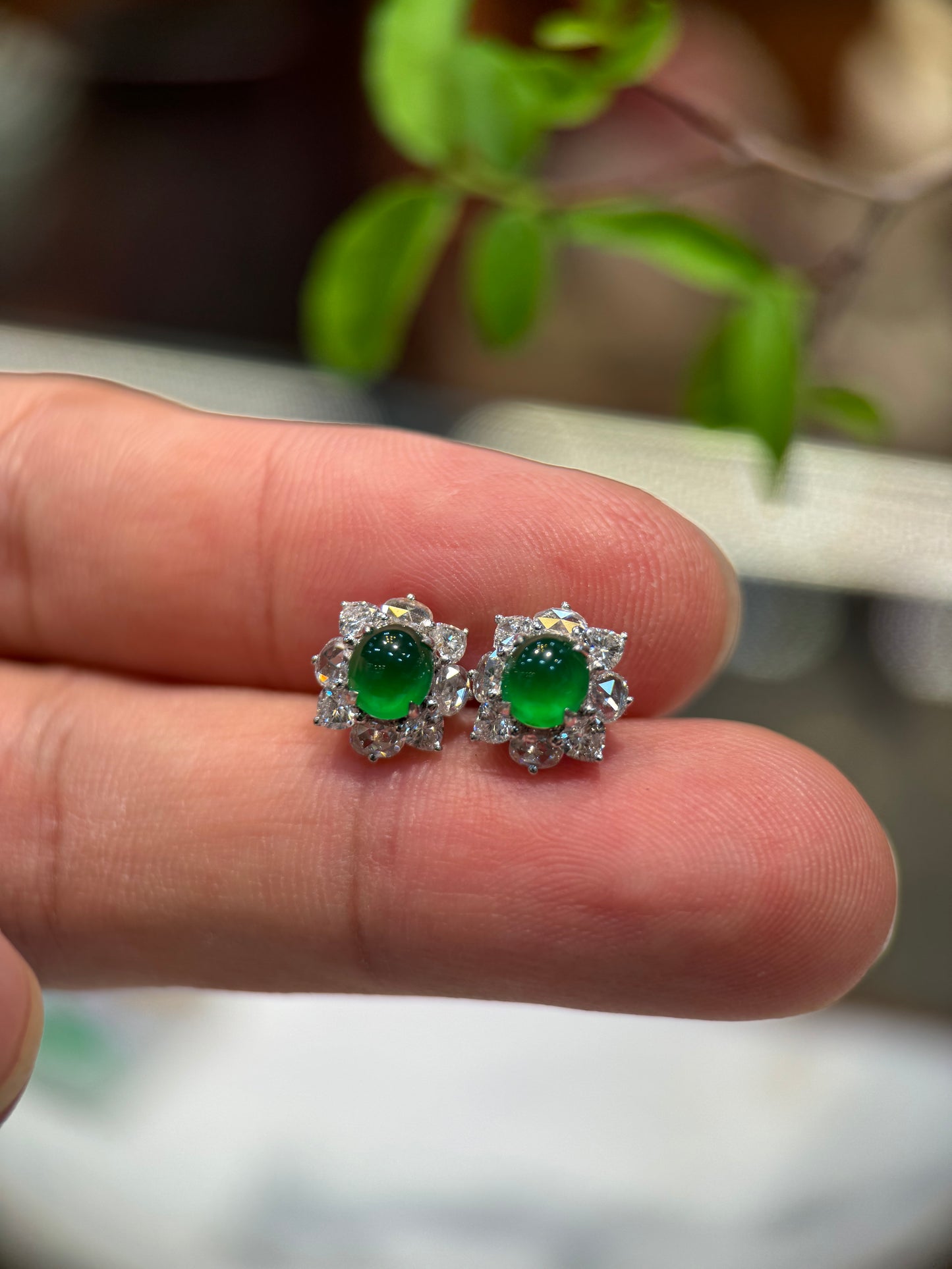 Vivid Green Cabochon Ear Studs (E309)