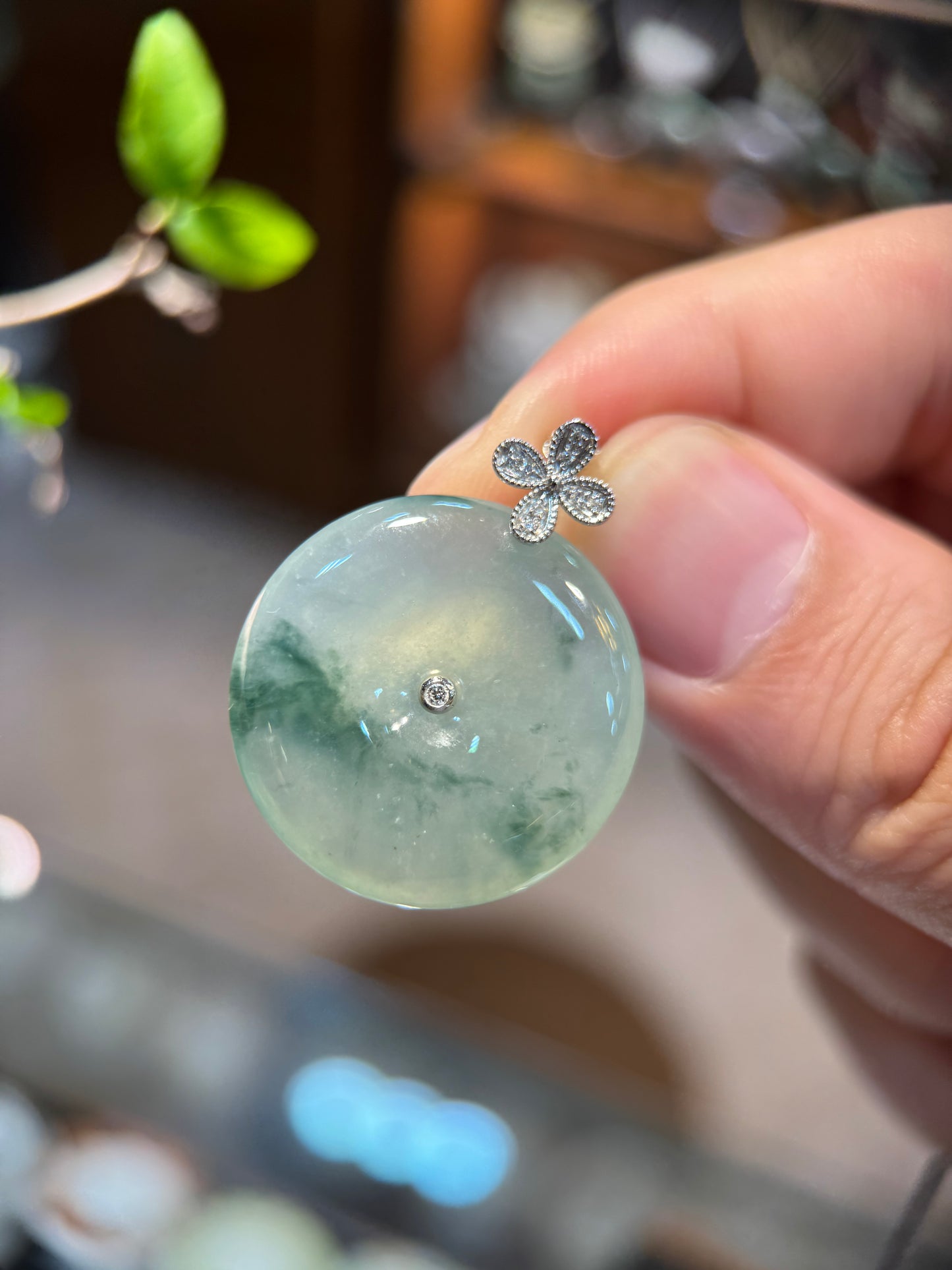 Icy Blueish Flower( 冰飘蓝花 )Safety Coin Pendant (P120)