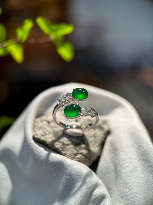 Green Cabochon Jade Ring (R117)