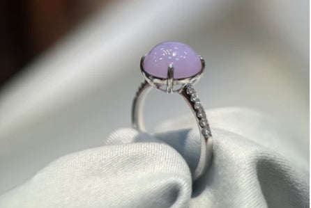 2024’s Most Luxurious Ring: The Light Lavender Cabochon Ring by Shuang Hua