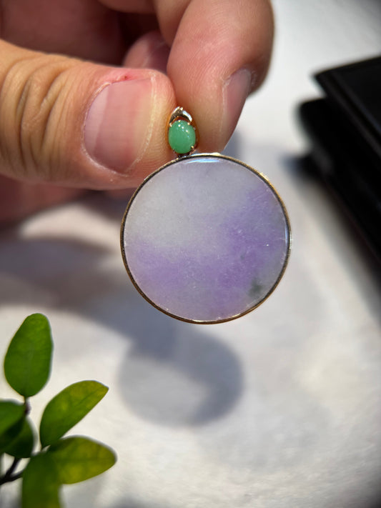 The Meaning Behind Jade: A Symbol of Good Luck and Prosperity
