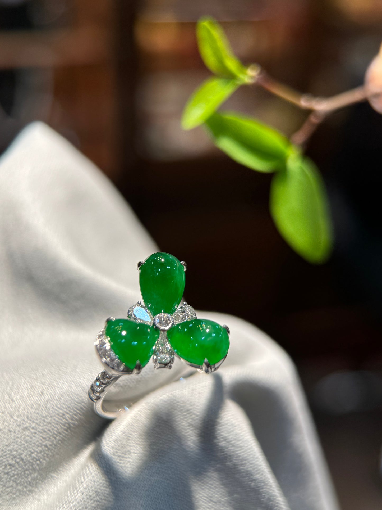 Green Pear Shape Ring (R141)