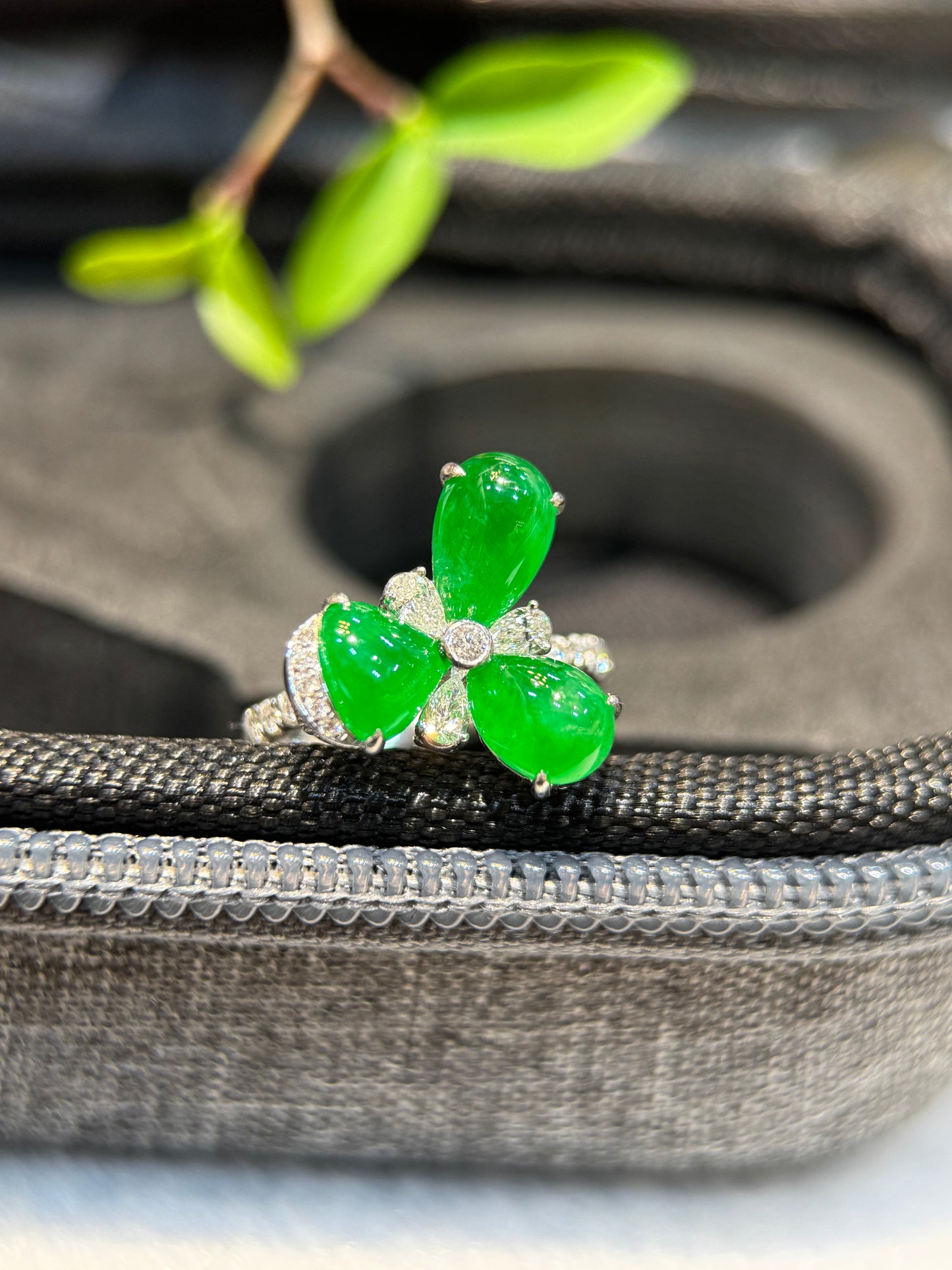 Green Pear Shape Ring (R141)