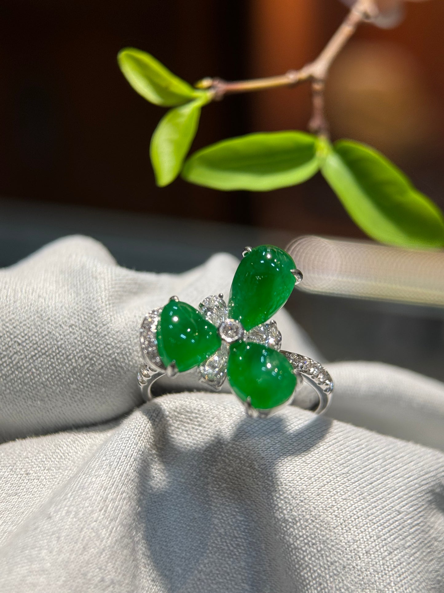 Green Pear Shape Ring (R141)