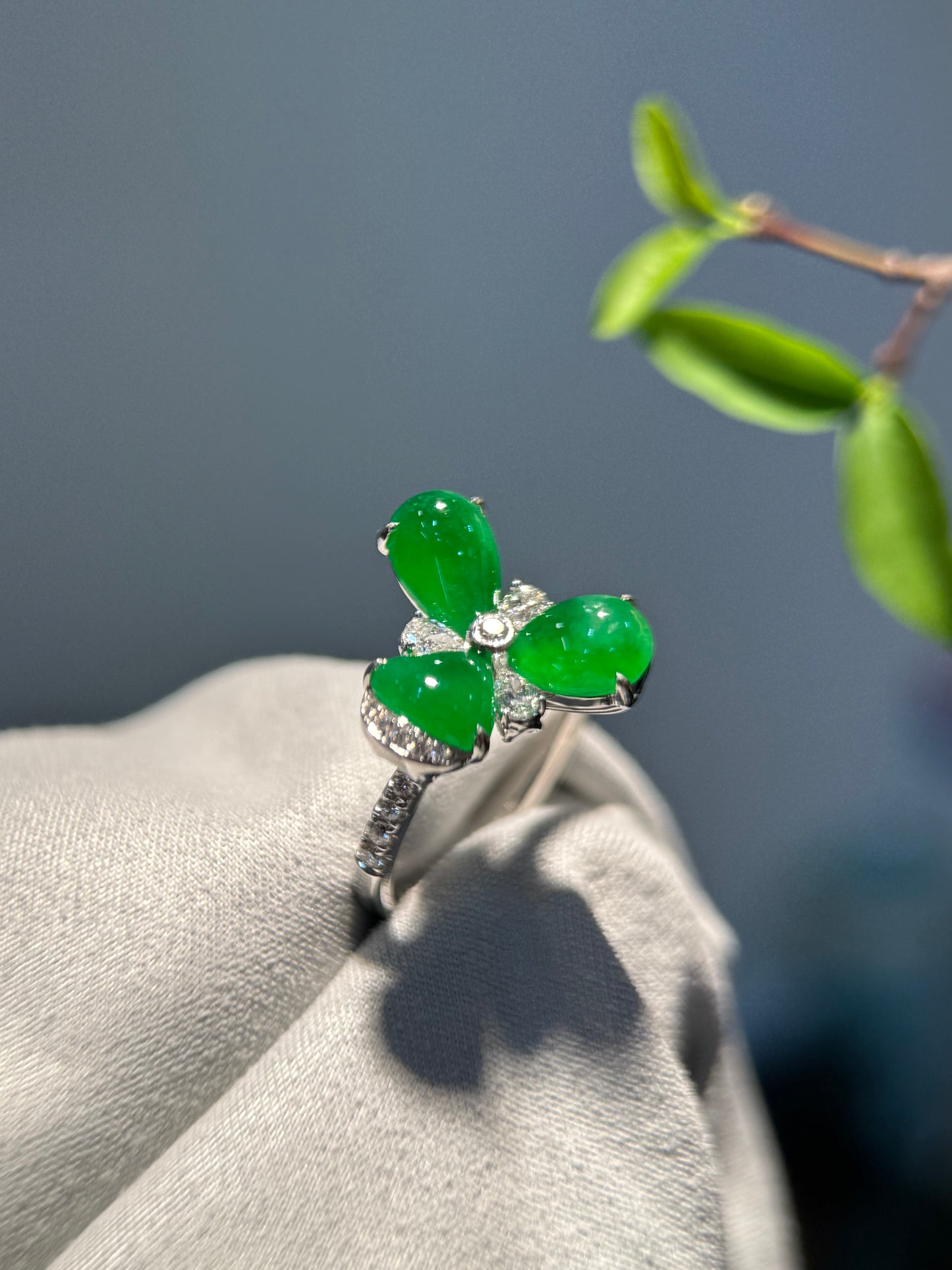 Green Pear Shape Ring (R141)