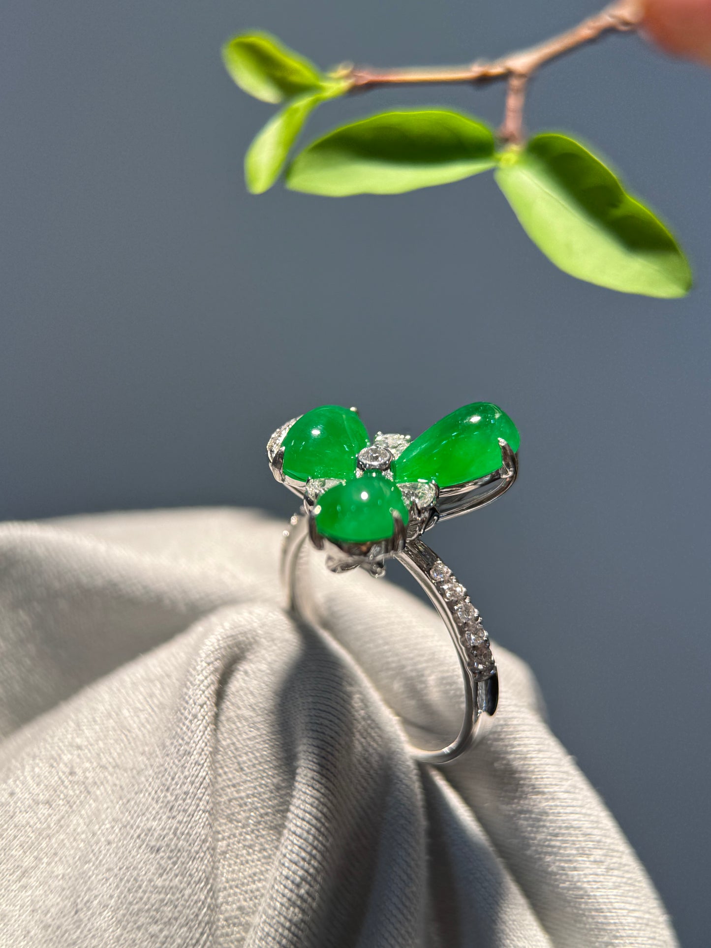 Green Pear Shape Ring (R141)