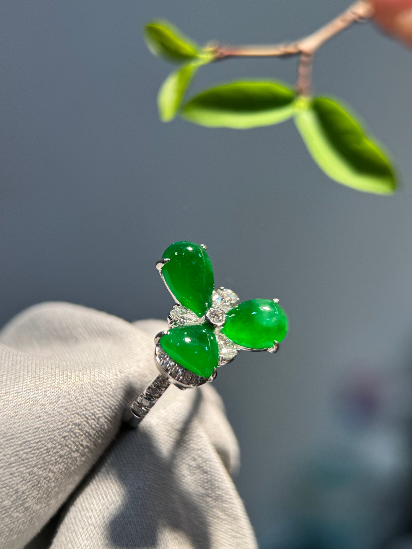 Green Pear Shape Ring (R141)