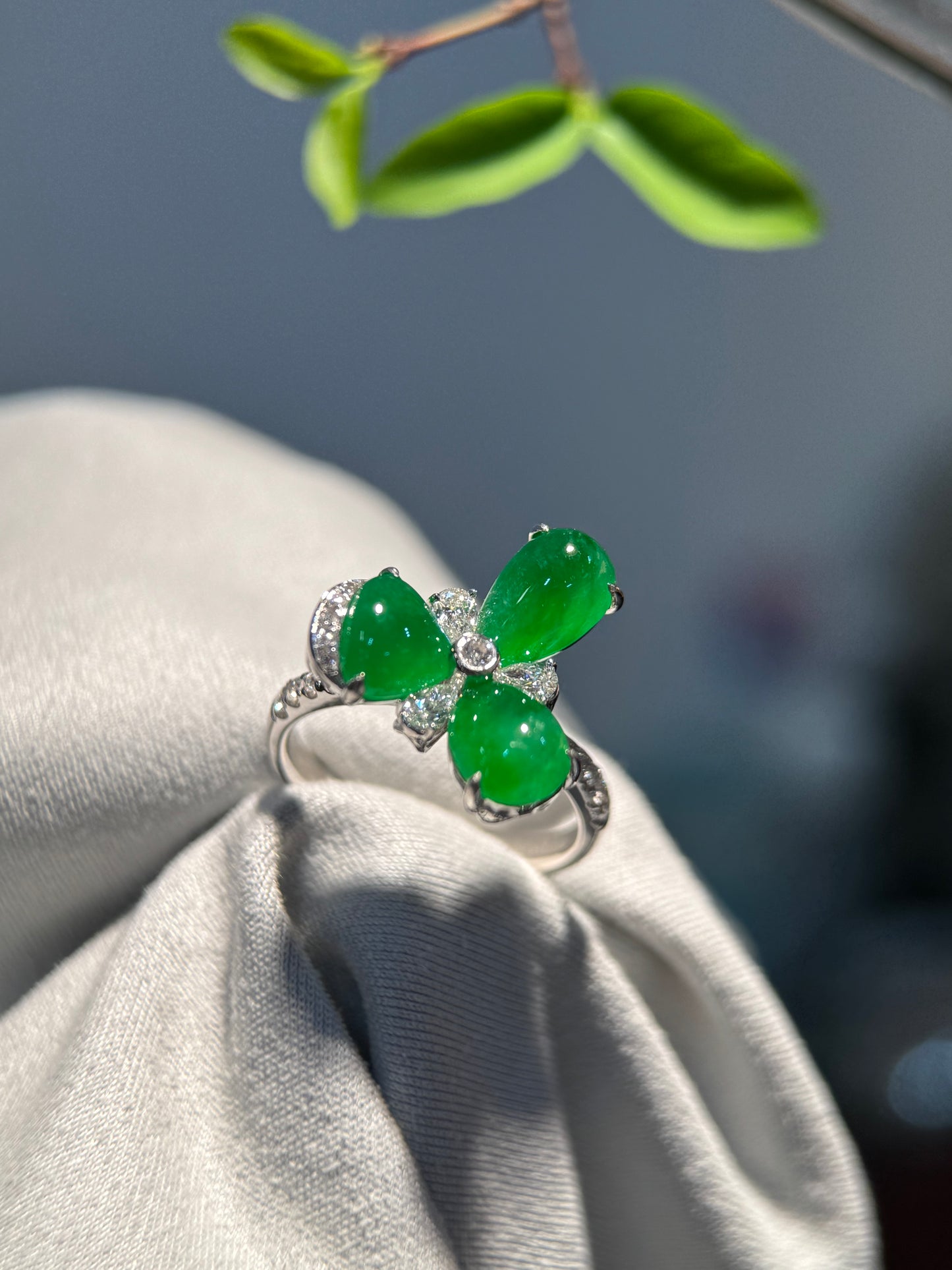 Green Pear Shape Ring (R141)