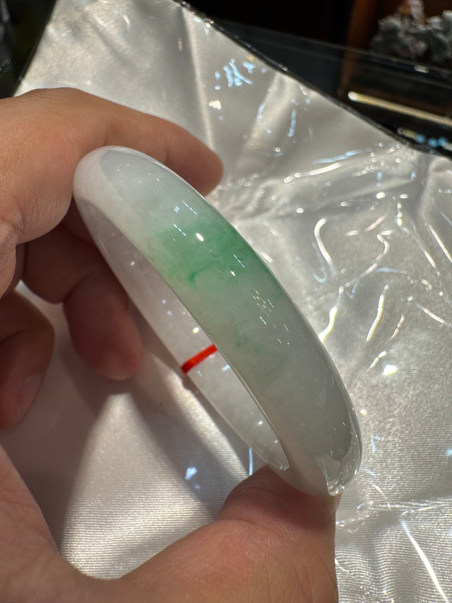 Light Green Jade Bangle (B028)
