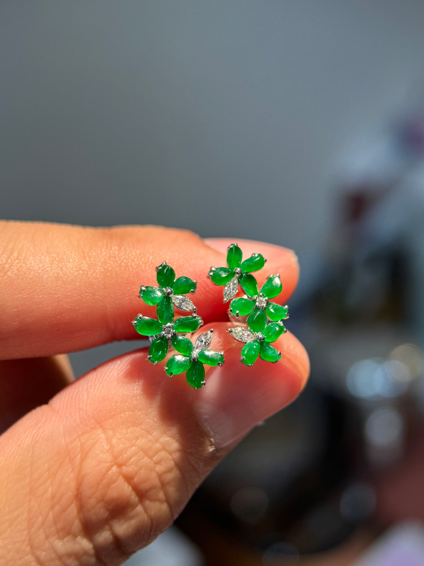 Green Irregular shape Ear Stud (E346)