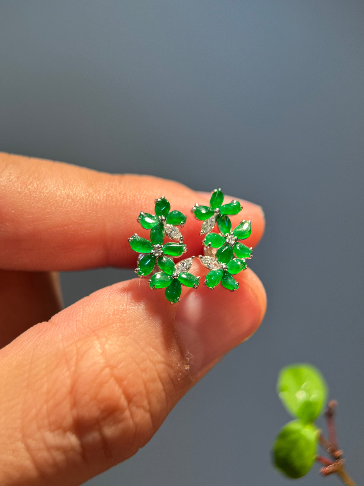 Green Irregular shape Ear Stud (E346)