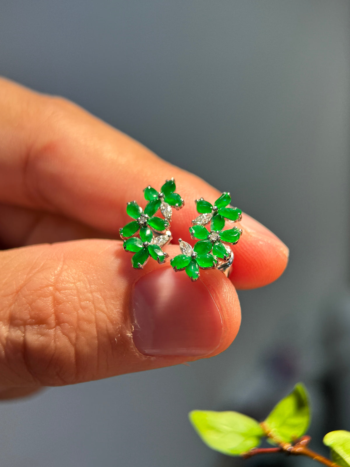 Green Irregular shape Ear Stud (E346)