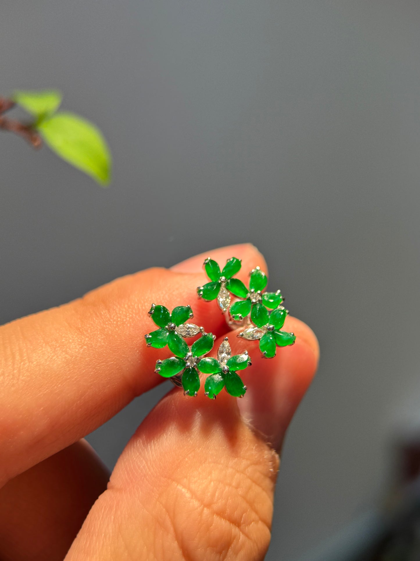 Green Irregular shape Ear Stud (E346)