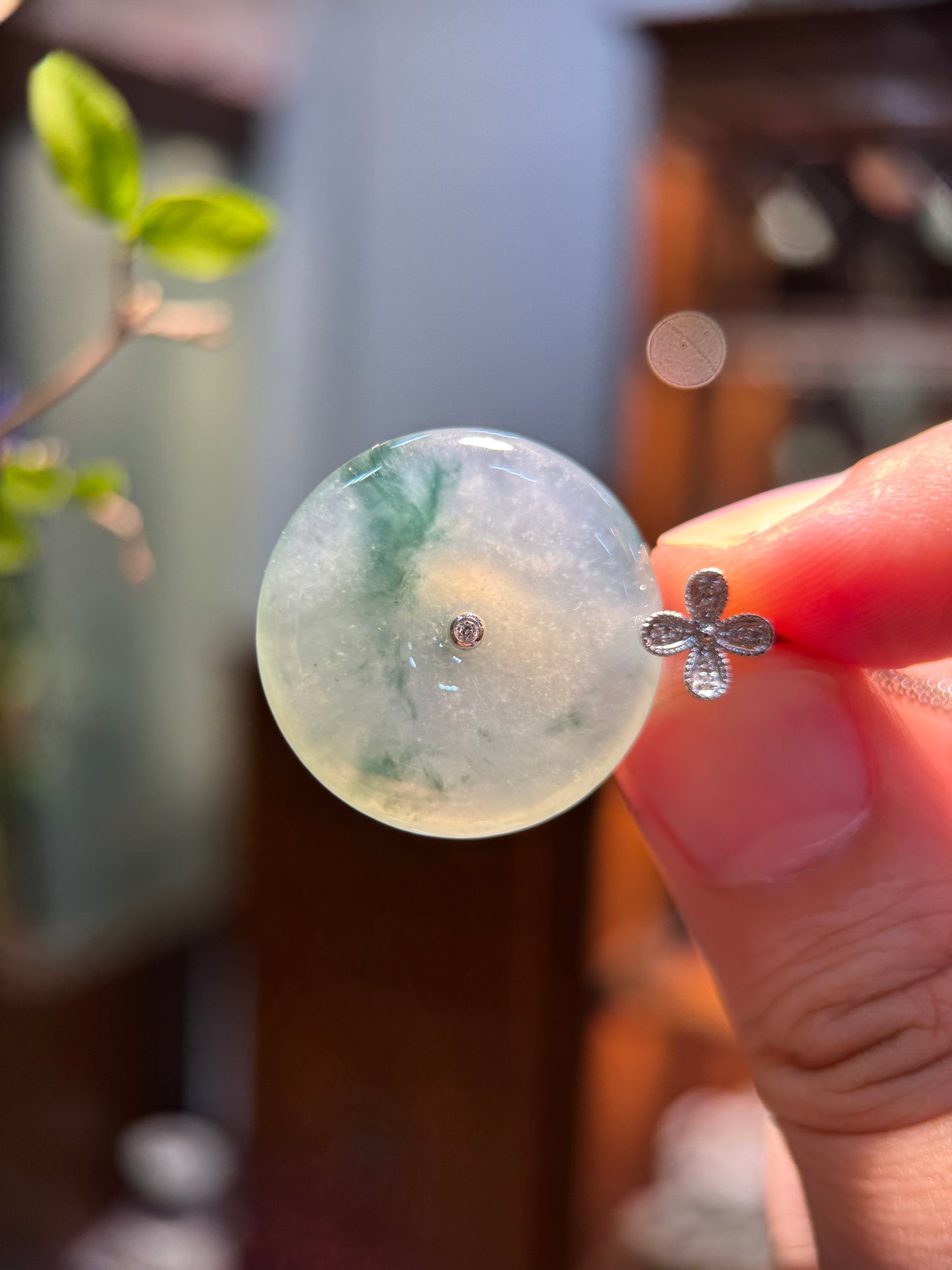 Icy Blueish Flower（ 冰飘蓝花 ）Safety Coin Pendant (P120)