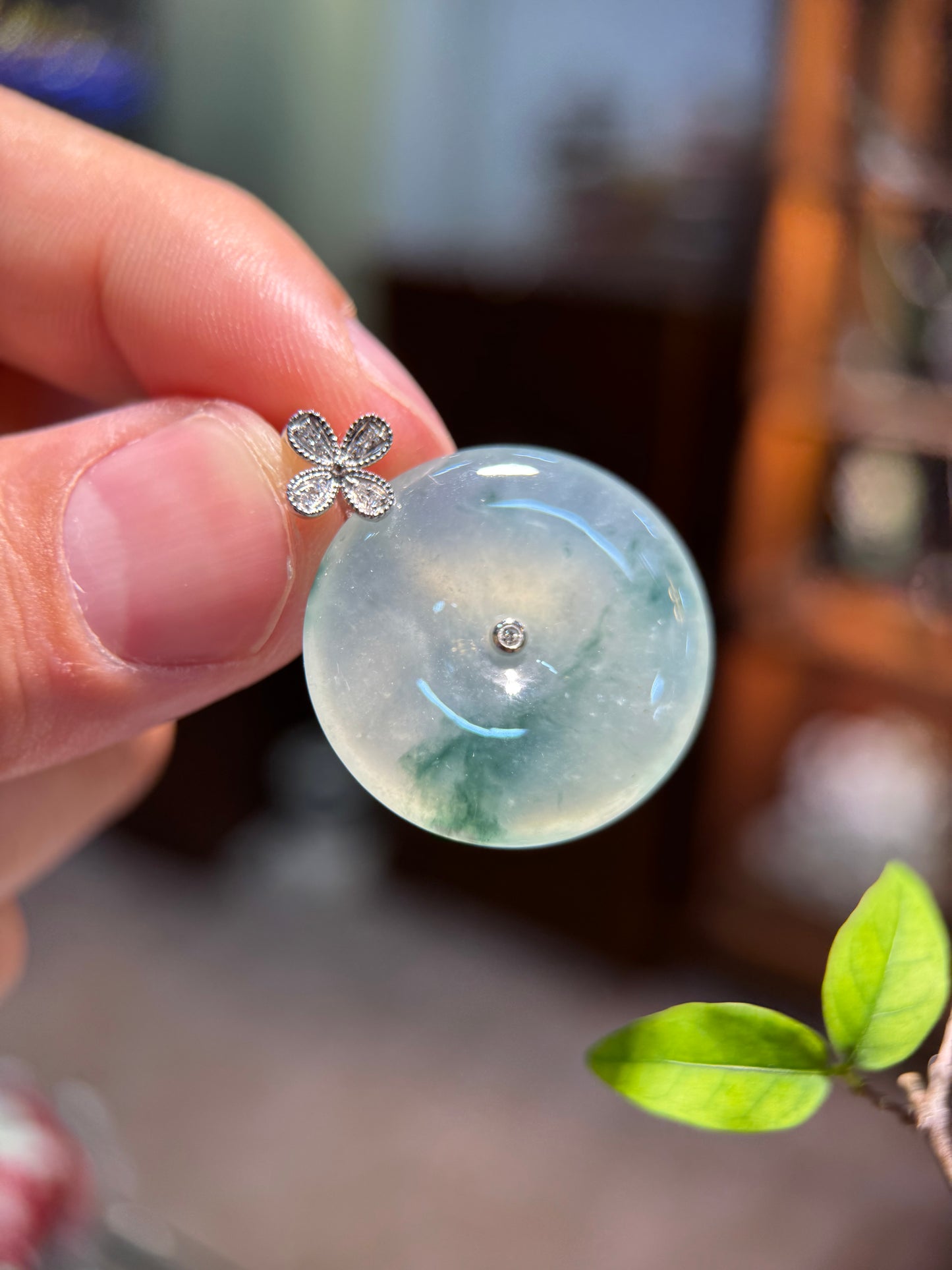 Icy Blueish Flower（ 冰飘蓝花 ）Safety Coin Pendant (P120)