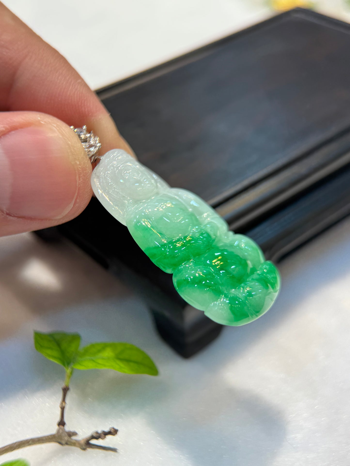 Green Goddess of Mercy Pendant (P164)