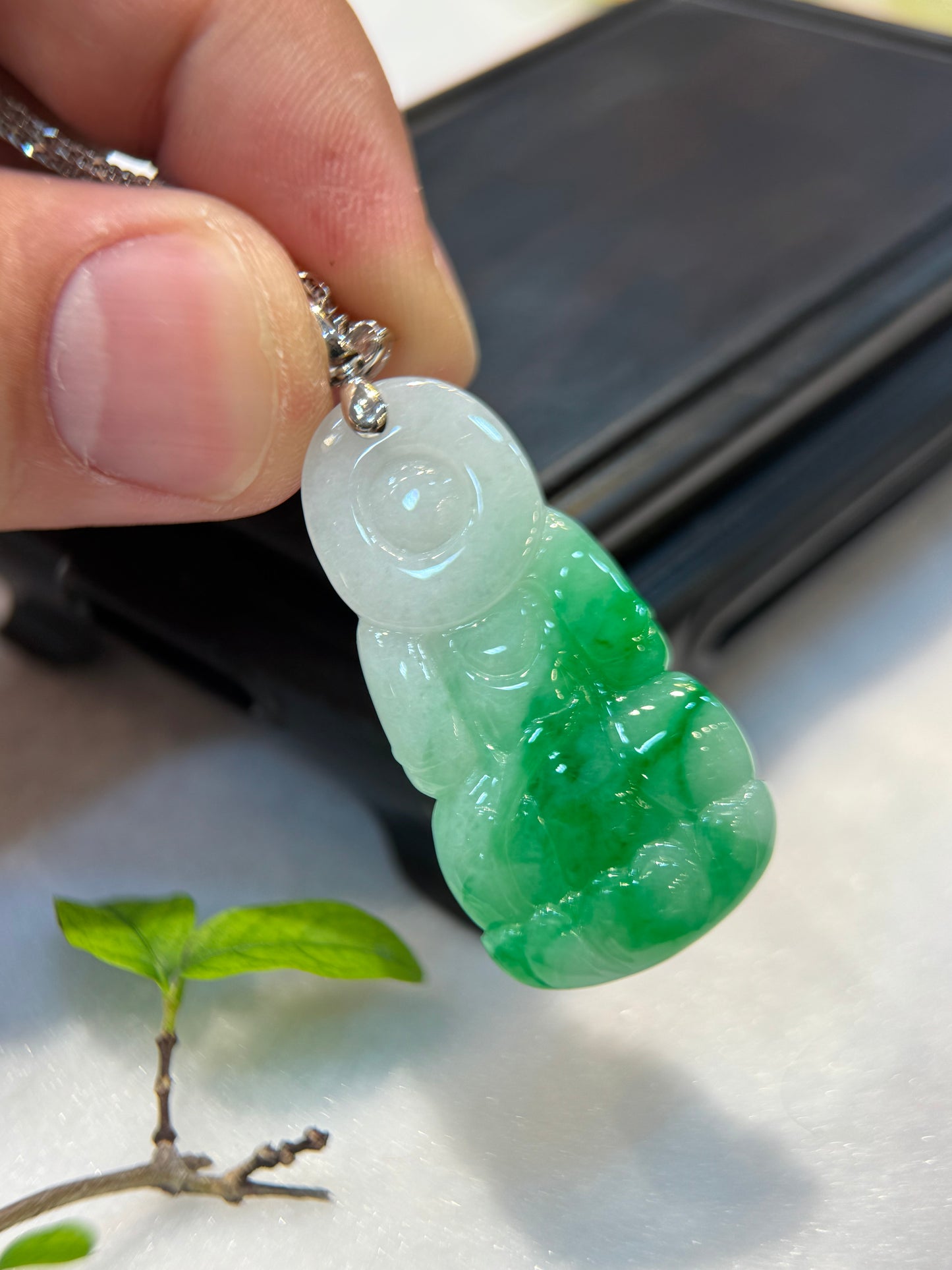 Green Goddess of Mercy Pendant (P164)